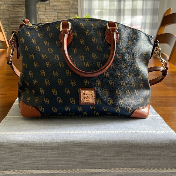 Dooney & Bourke Handbags - Dooney & Bourke handbag